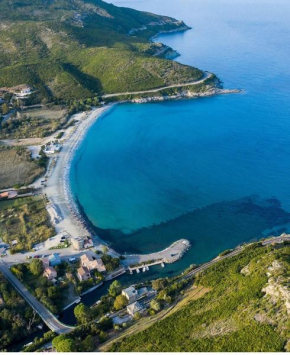 La corse entre plage et rivière